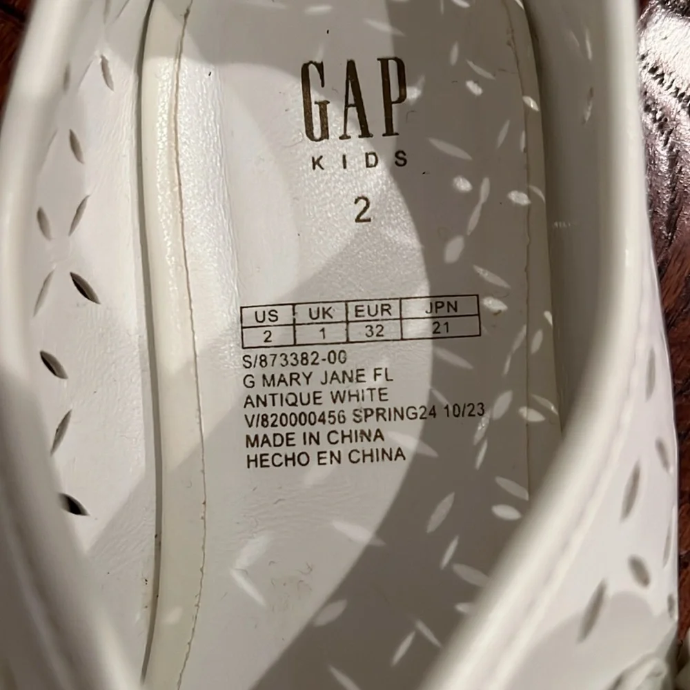 GAP Girls Mary Jane Flats in Antique White